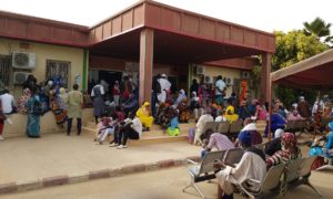 Foule à Hopital Pikine maladie