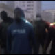 «Traqué» par le régime : Ousmane Sonko se tape une promenade dans les rues de Dakar, des Sénégalais l'adoubent [vidéo]