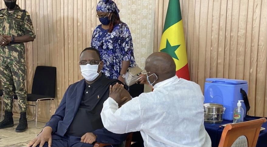 Vaccin contre le Covid 19 : le président Macky Sall a pris sa dose