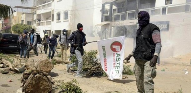 Manifestation des Pro Ousmane Sonko Pastef .jpg