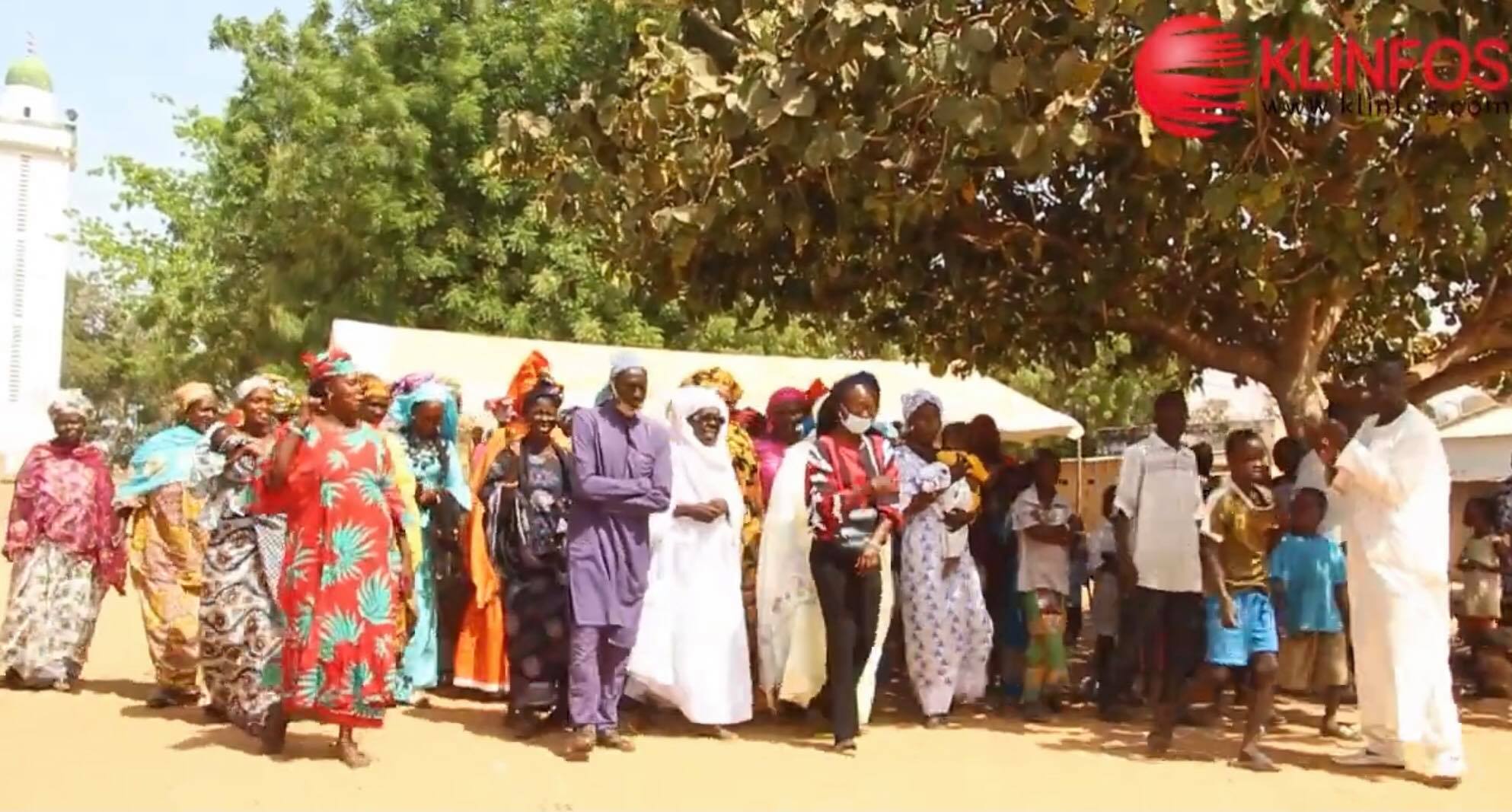 à Ndiaffate des femmes de l'Apr marchent pour Adji Sarr