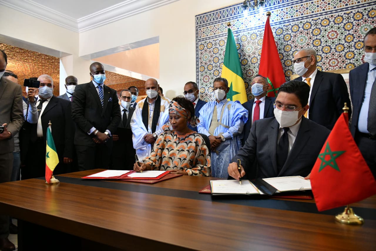 Nasser Bourita et Aïssata Tall Sall à l'inauguration du consulat du Sénégal au Sahara Occidental Maroc