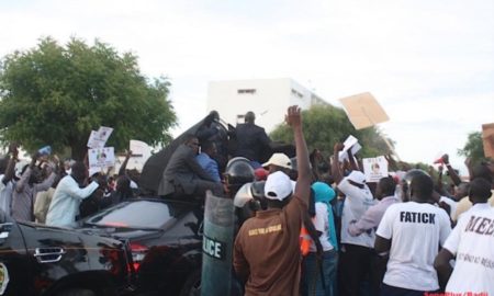 à Koungheul, Macky Sall accueilli avec des jets de pierres