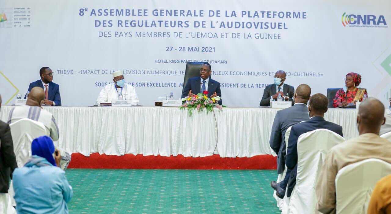 Dérives sur les réseaux sociaux : Macky Sall s'emporte et prône l'assainissement des médias