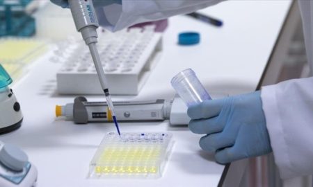 Un scientifique de l'Institut pasteur de Dakar