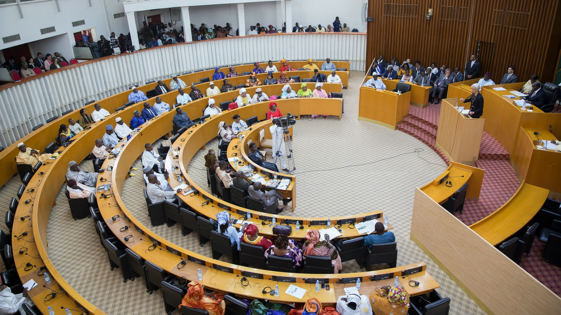 les députés en plénière à l Assemblée nationale