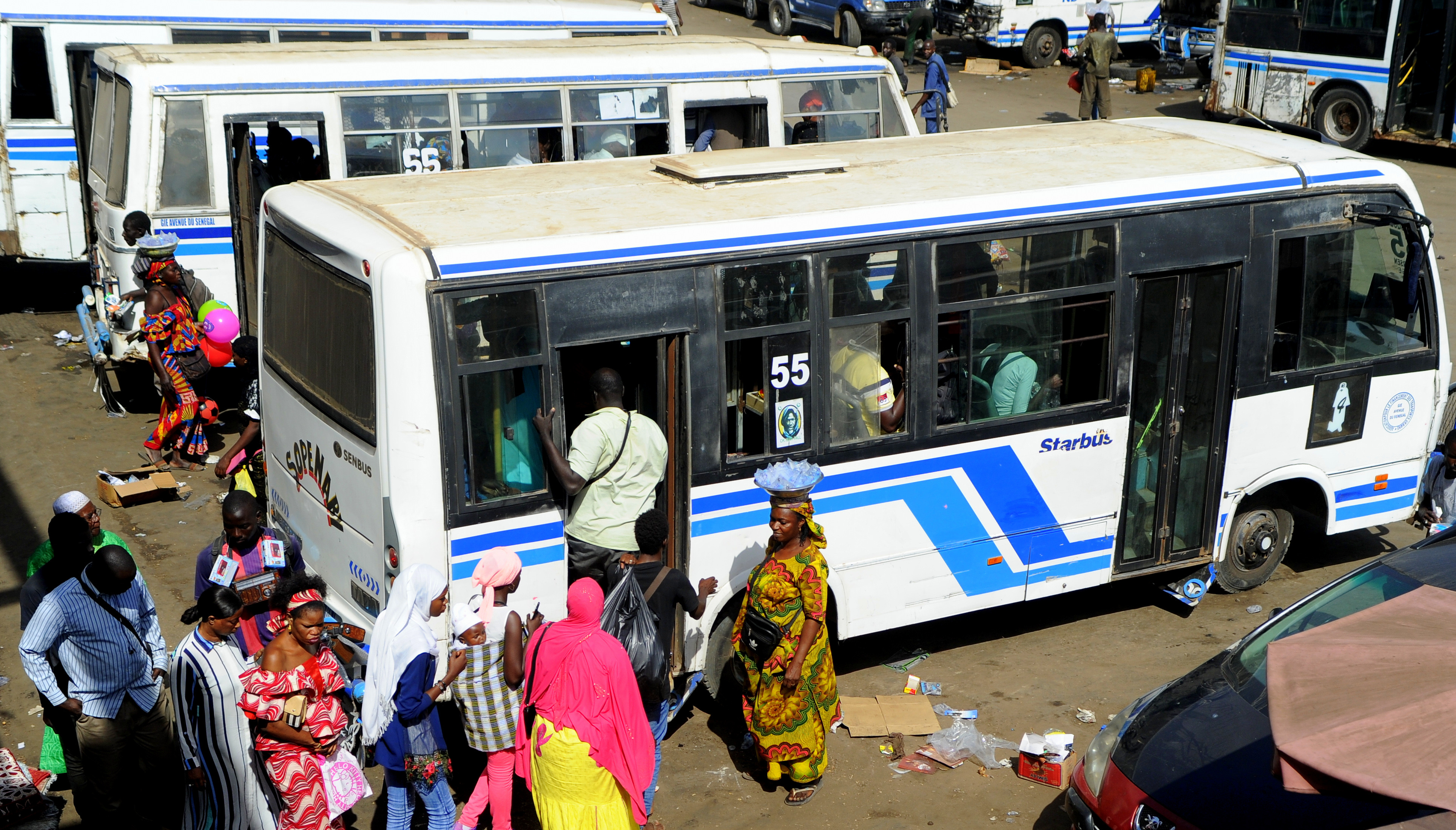 Bus de transport en commun Tata