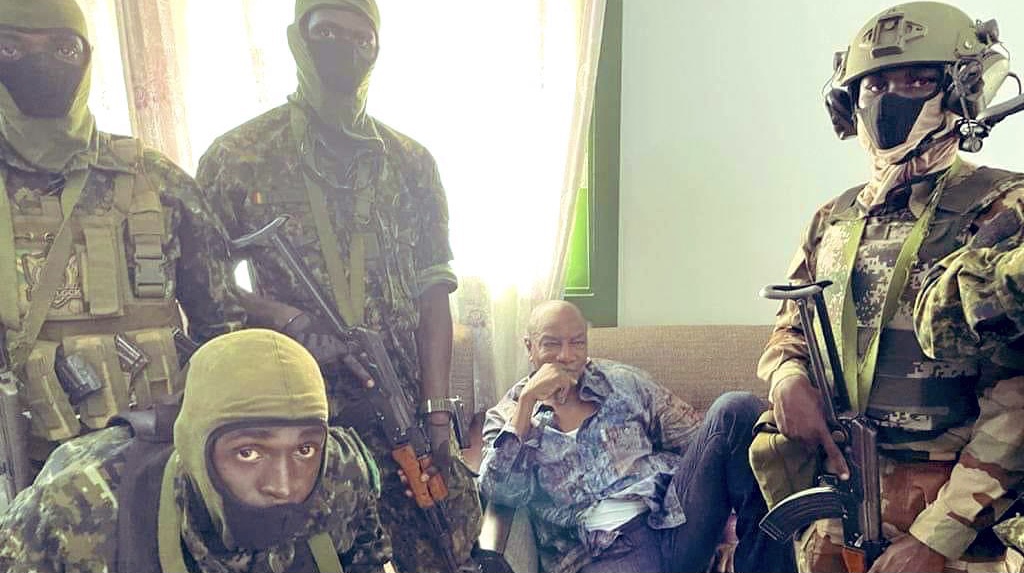 Guinée Alpha Condé arrêté par les les putschistes DOUMBOUYA