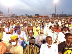 Hadratoul Jummah dirigé par le Khalife à Dakar : une marée de Talibé Baye abreuve la capitale de Salatul Fatihi