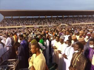 Hadratoul Jummah dirigé par le Khalife à Dakar : une marée de Talibé Baye abreuve la capitale de Salatul Fatihi