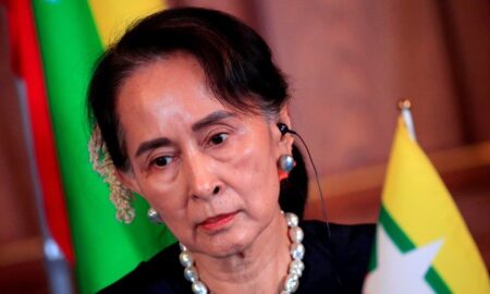 Birmanie: l'ancienne dirigeante Aung San Suu Kyi condamnée à 4 ans de prison