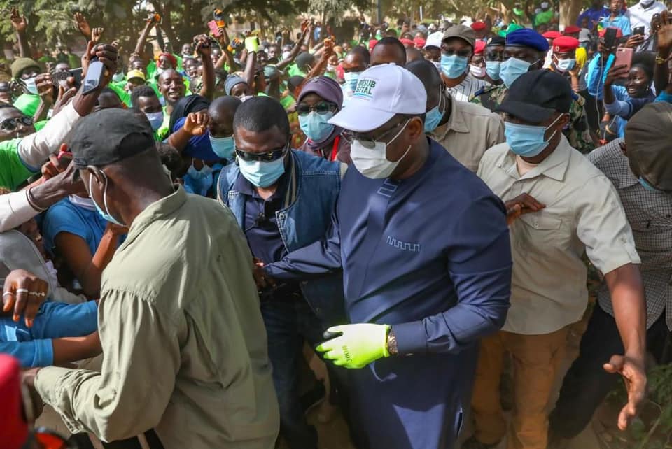 Cleaning Day: quand Macky Sall se transforme en technicien de surface (photos)