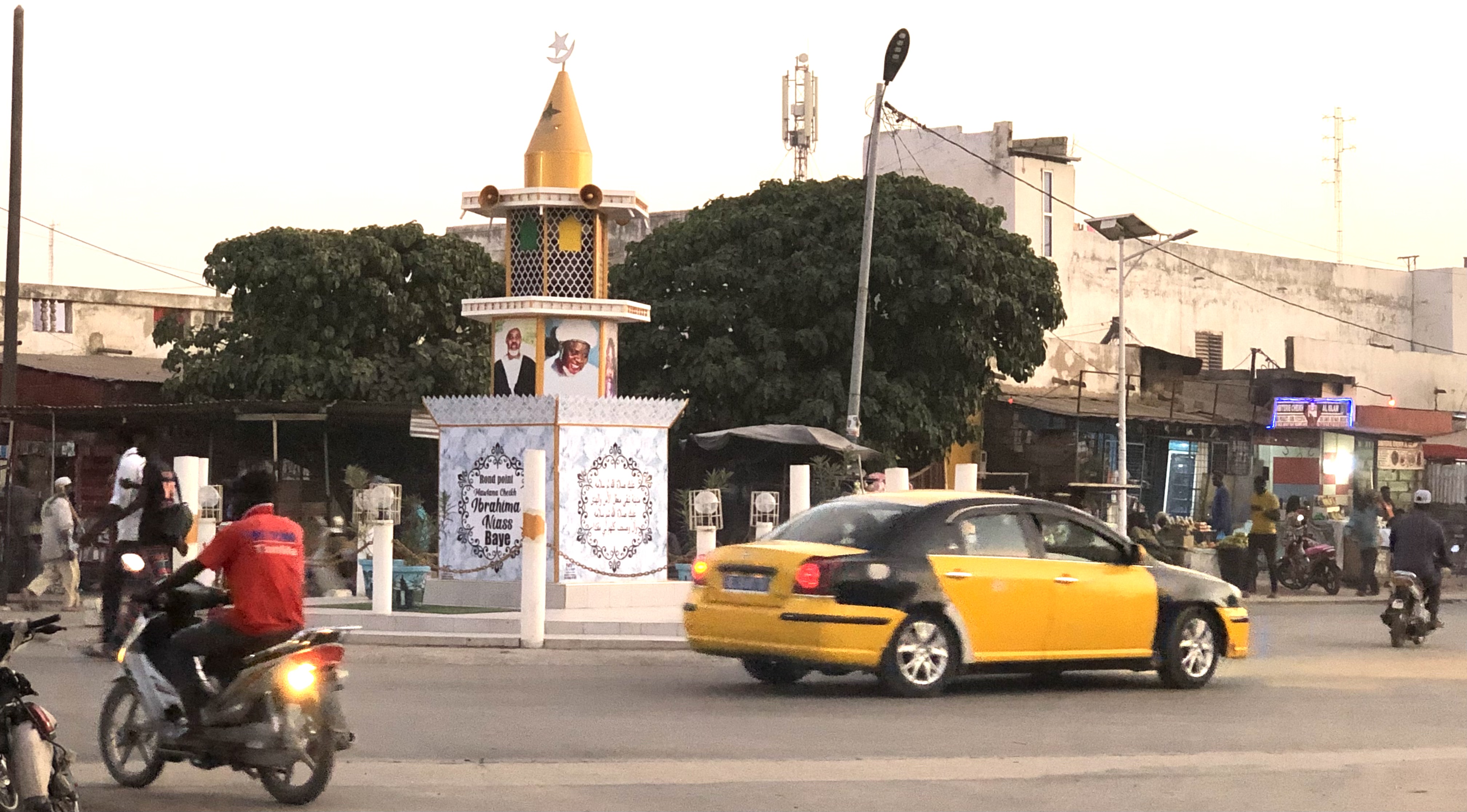 Monument Rond Point Médina Baye Niass à Kaolack