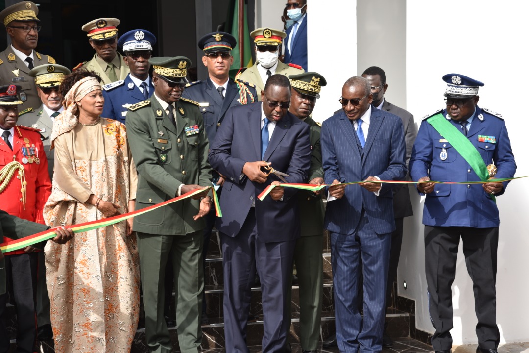 Macky Sall inaugure l’institut de défense du Sénégal.