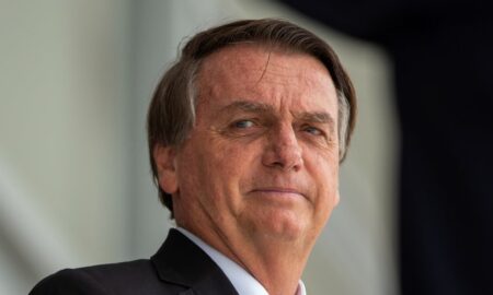 Brésil : le président Bolsonaro hospitalisé d'urgence