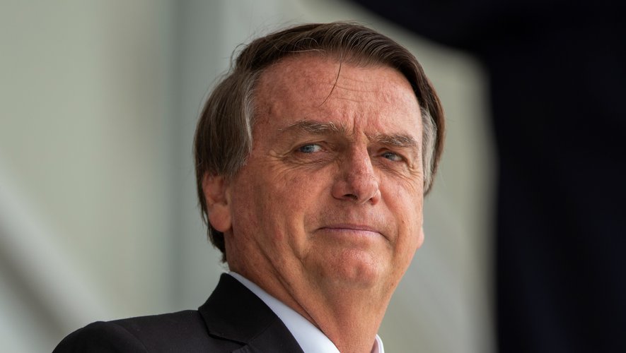 Brésil : le président Bolsonaro hospitalisé d'urgence