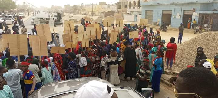 Annulation de l'installation de Bengelloune : Ànd Nawlé Ànd Liguéey marche dans  les rues de Kaolack