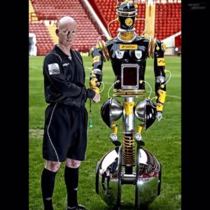 Coupe du Monde des Clubs : la FIFA va tester un "Arbitre robot"