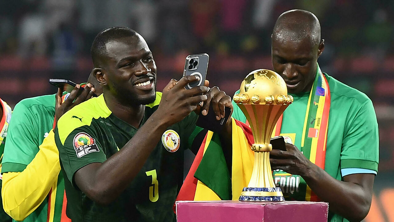 Cérémonie de décoration des lions : le téléphone de Kalidou Koulibaly, chipé au Palais présidentiel