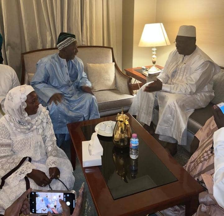 Médinatoul Mounawara : le khalife Cheikh Mahi Niass reçoit la visite du président Macky Sall