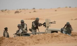 des militaires entrain de lutter contre les Jihadistes Terroristes dans le Sahel .jpg