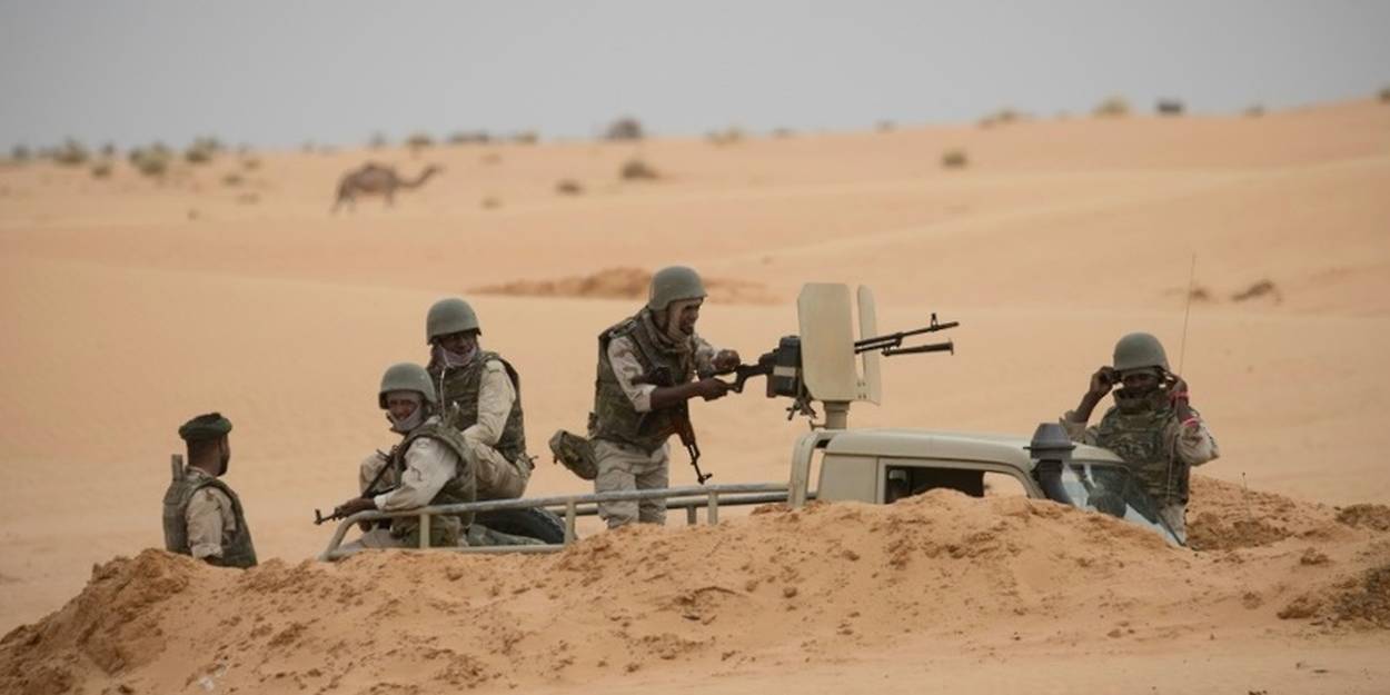 des militaires entrain de lutter contre les Jihadistes Terroristes dans le Sahel .jpg