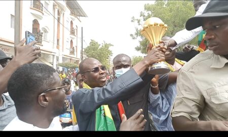 Trophy Tour : les populations de Kaolack communient avec le trophée de la CAN