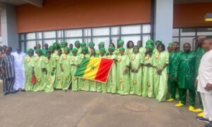 CAN féminine 2022: les Lionnes ont reçu le drapeau national des mains du ministre Matar Ba