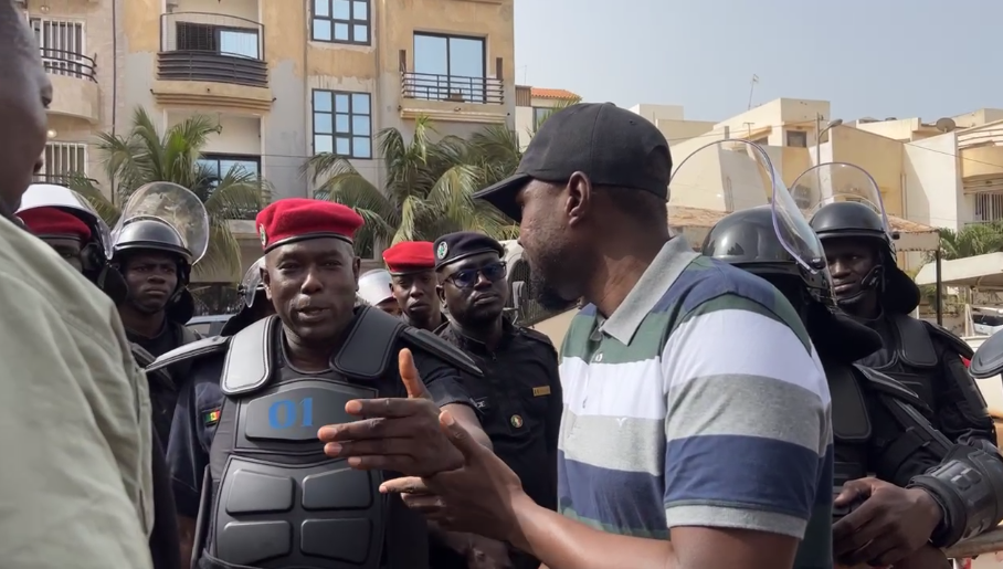 Manifestation de YAW : sa maison barricadée, Ousmane Sonko se confronte aux forces de l'ordres