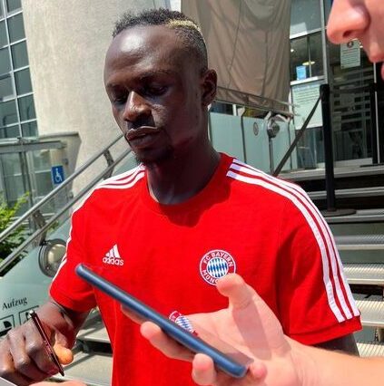 Mercato : Sadio Mané est arrivé à Munich pour passer ses tests physiques avant de signer au Bayern