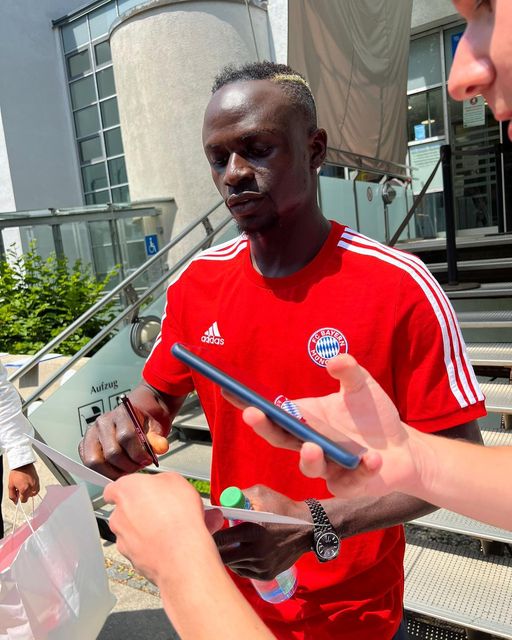 Mercato : Sadio Mané est arrivé à Munich pour passer ses tests physiques avant de signer au Bayern