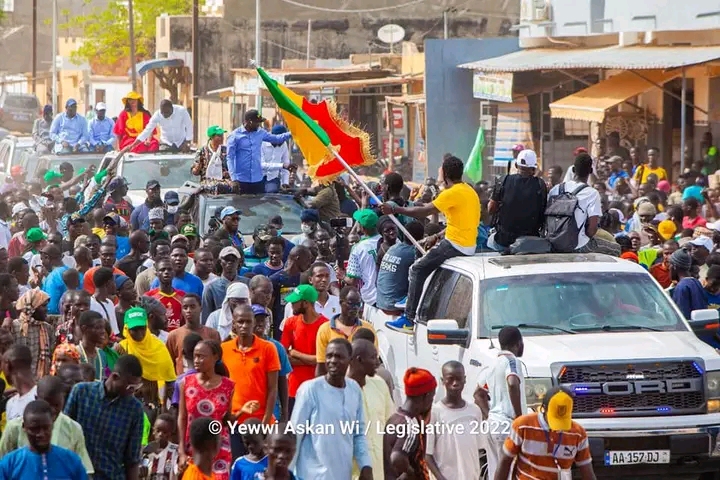 Législatives : Ousmane Sonko accueilli par une foule immense à Kaolack