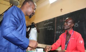 Guy Marius Sagna après son vote : "Allez voter même s'il pleut"