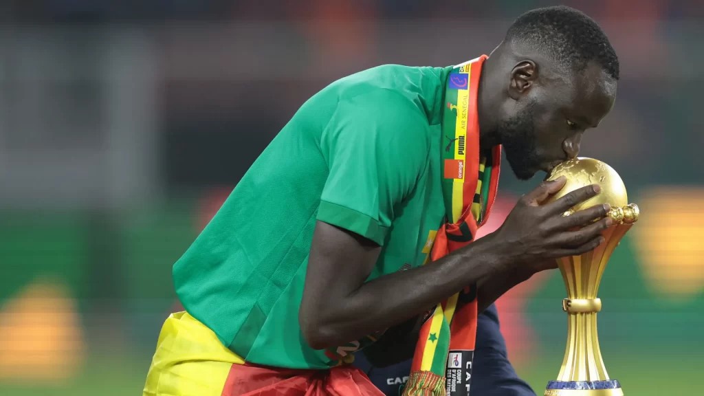 Mercato : Cheikhou Kouyaté pisté par Nottingham Forest