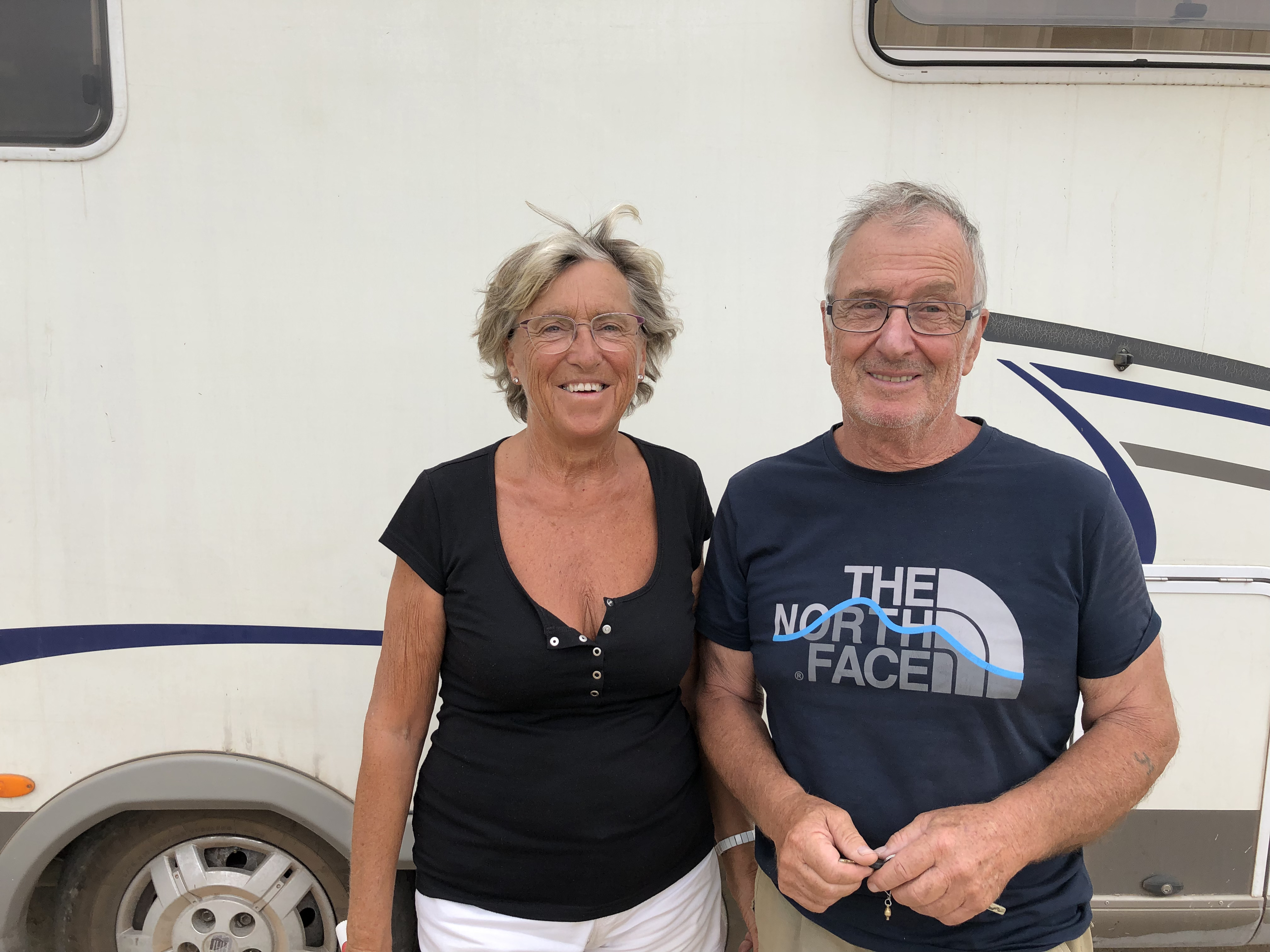 Josseline et Michel couple français arrivé à Foundiougne en Camping Car