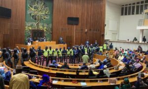 Assemblée nationale : les députés actent le report de l’élection présidentielle