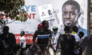 Présidentielle au Sénégal : début de la campagne électorale avec un candidat en prison