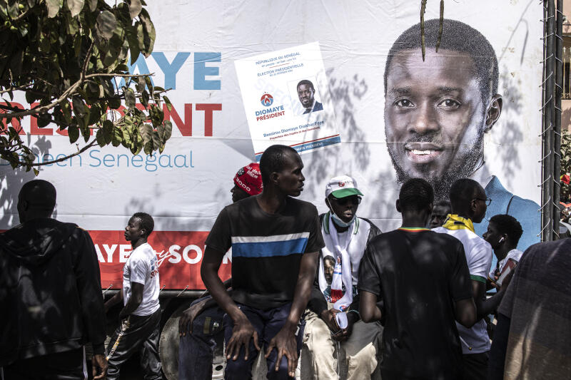 Présidentielle au Sénégal : début de la campagne électorale avec un candidat en prison