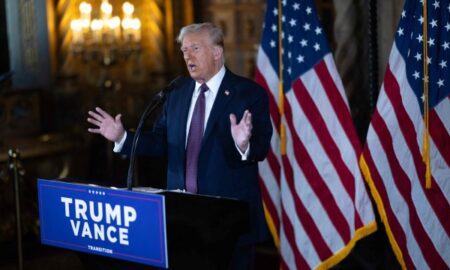 Donald Trump en conférence de presse à Mar-a-Lago, sa résidence en Floride