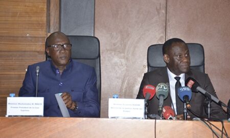 El Hadji Alioune Abdoulaye Sylla, procureur de la république financier et le ministre de la Justice Ousmane Diagne lors de l’installation des membres du Pool judiciaire financière