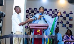 Papa Djibril Fall, Les Serviteurs