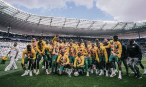 Reportage : au stade de France, le Sénégal célèbre son sacre comme un acte de foi