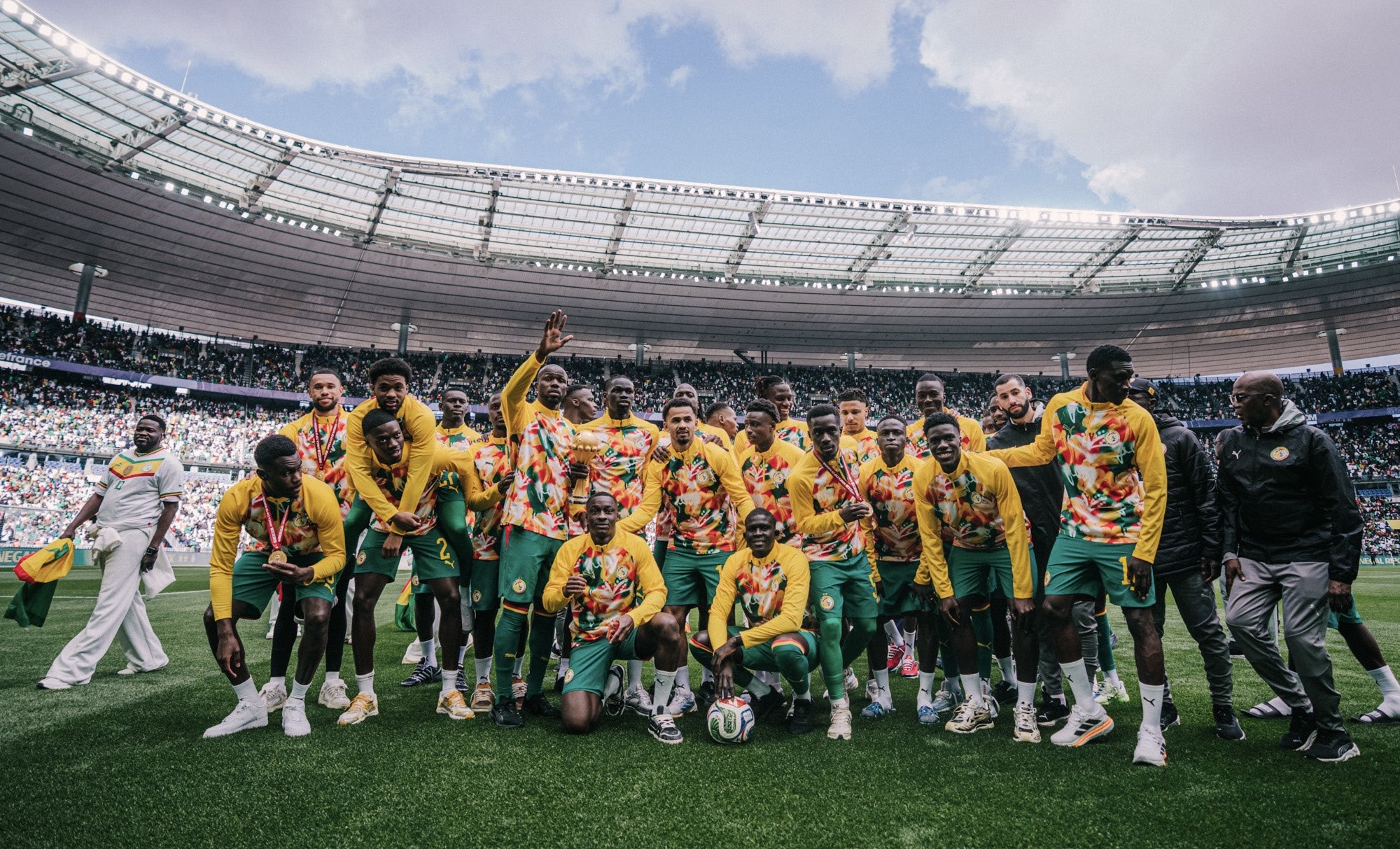 Reportage : au stade de France, le Sénégal célèbre son sacre comme un acte de foi